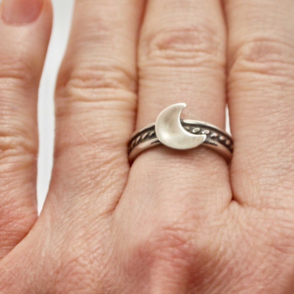 Moon ring